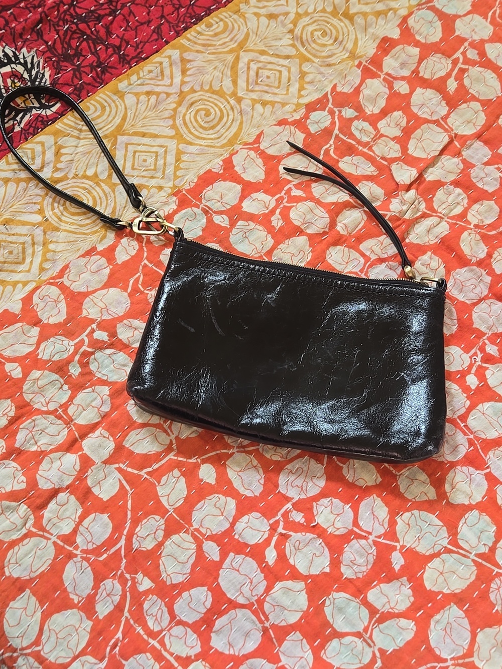 HOBO Darcy Convertible Wristlet - Picture 9 of 13